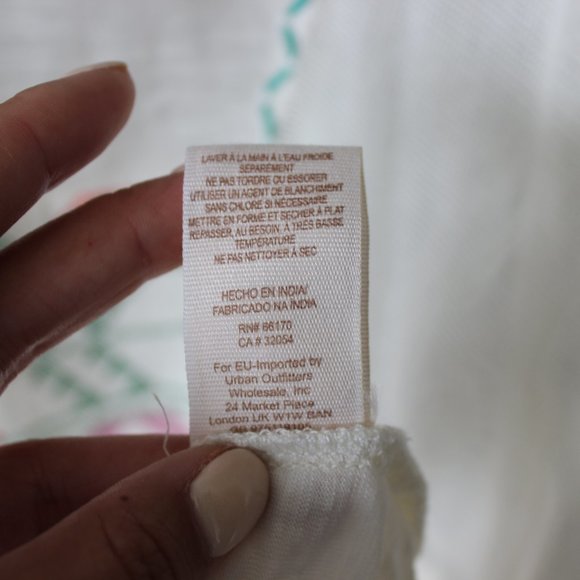 FREE PEOPLE OFF WHITE BABY DOLL TOP WI/EMBROIDERY - Picture 10 of 10